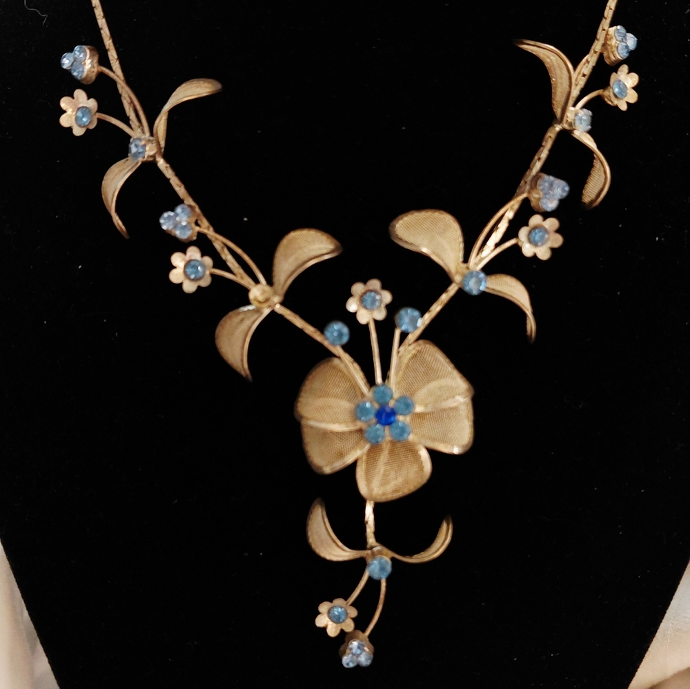 Bundle Of 2 Silver Tone Vintage Mesh Floral Necklaces Blue Stones - Picture 2 of 3